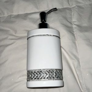 Soap dispenser